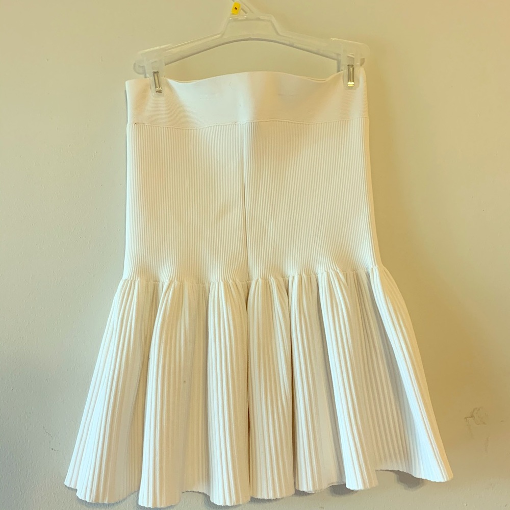 BCBG MAXAZRIA Pearl white pleated skirt
